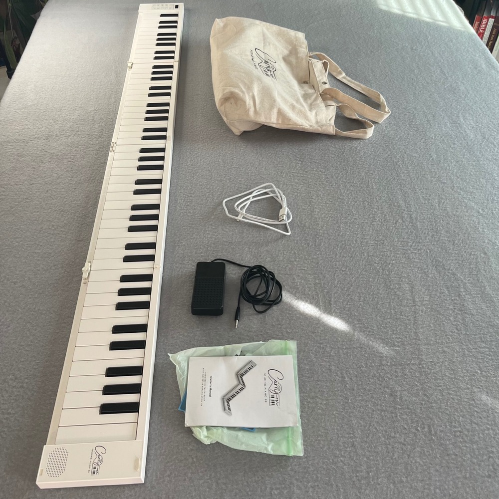Blackstar Carry-on Folding Piano 88 Portable Digital Keyboard White rechargeable